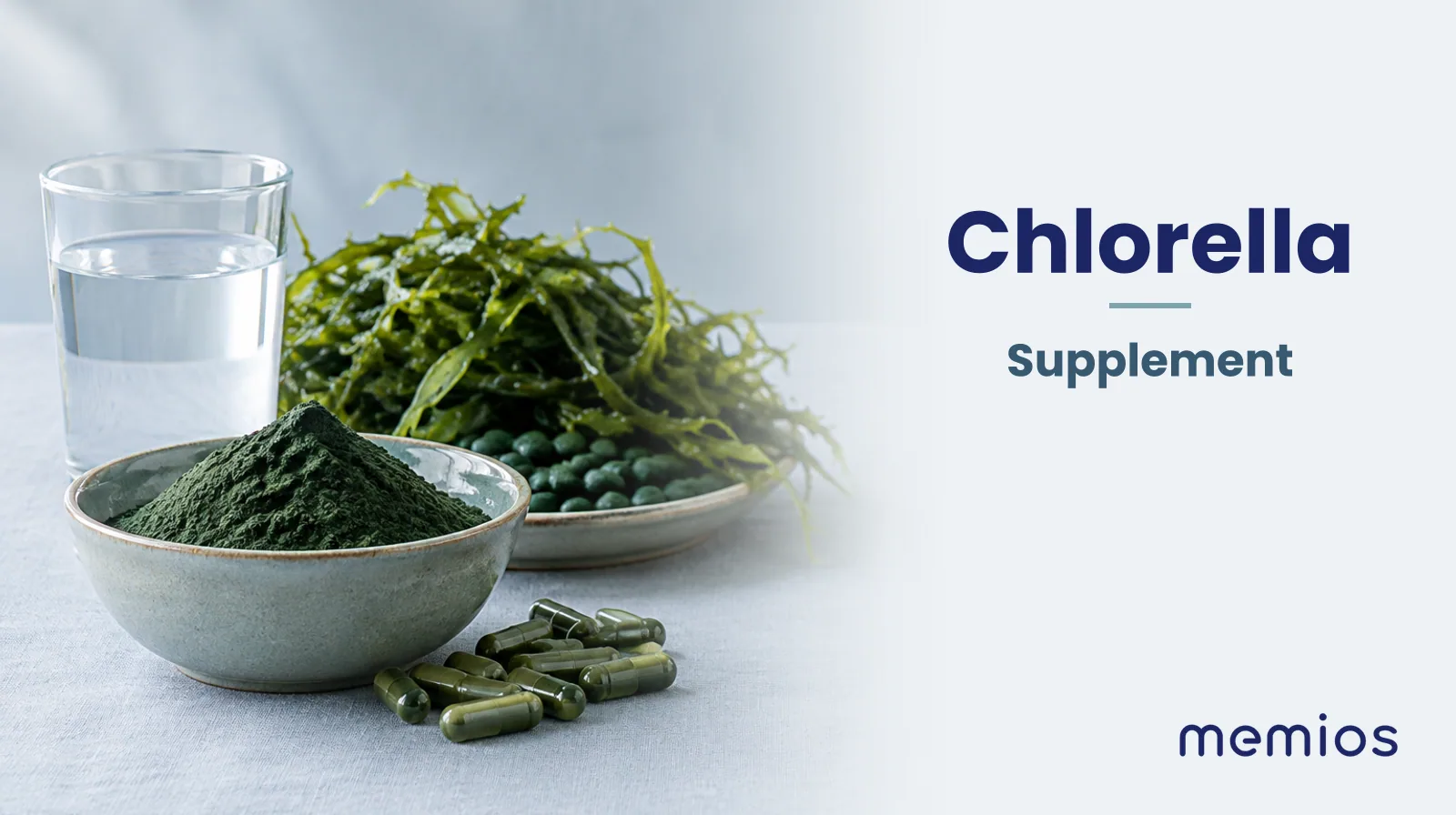 Photograph for Chlorella: its natural source and a bowl of powder or capsules on pale linen.